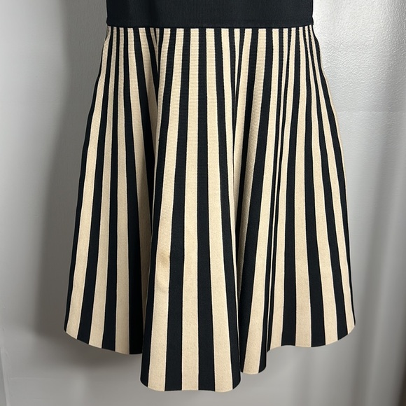 Guess Tan and Black Sleeveless Dress - Picture 4 of 7